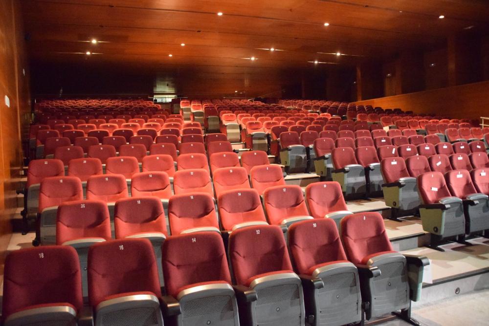  Imagen El auditorio Teresa Berganza del Coliseo de la Cultura ha renovado su patio de butacas tras el cambio de su tapicería
