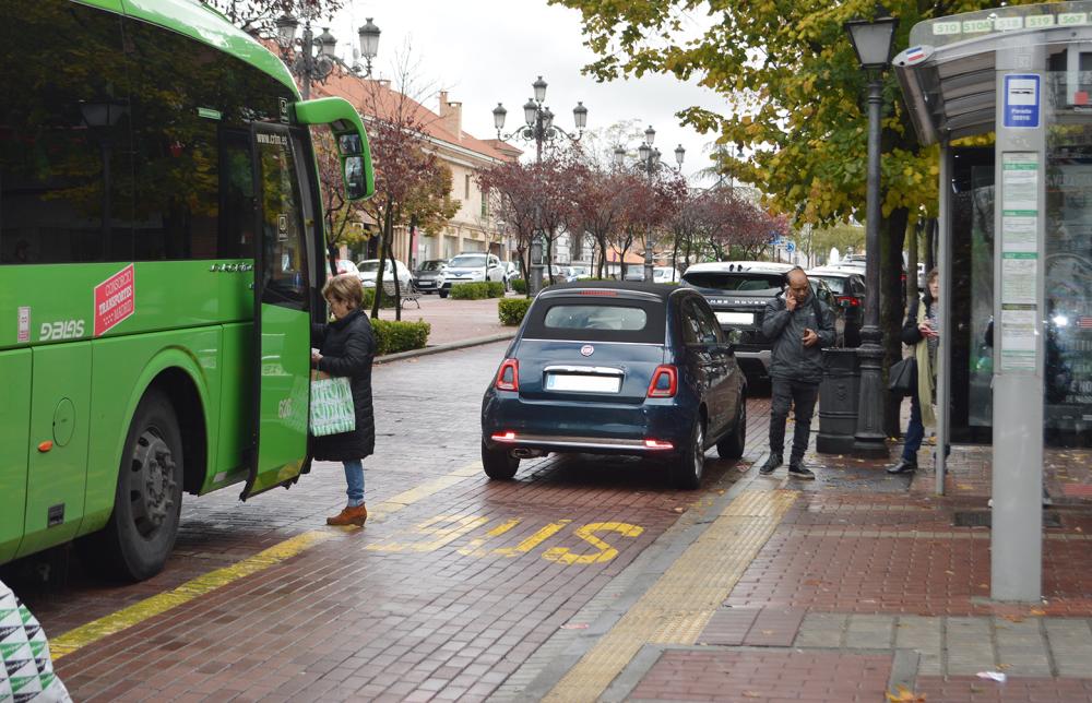  Imagen El Consorcio de Transportes adoptará medidas para evitar problemas de frecuencias y aglomeración de pasajeros en los autobuses que conectan Villaviciosa con Madrid