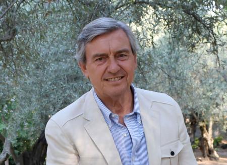  Imagen Comunicado del alcalde: "El Juzgado de Móstoles decreta el sobreseimiento de la denuncia que el concejal de VOX Villa, Ernesto Serigós, interpuso frente al Alcalde y cinco concejales de la Corporación por falsedad en documento público"