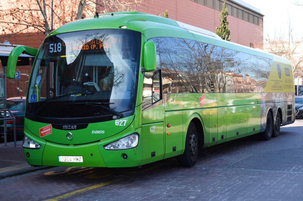  Imagen La línea de autobuses 518 aumenta su capacidad de viajeros una vez que toda la flota ya dispone de autobuses de 15 metros