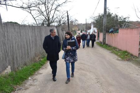 El alcalde y la primera teniente de alcalde visitan el Camino de la Zarzuela para conocer de primera mano las reivindicaciones de los...