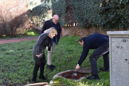 El Ayuntamiento sustituirá tramos de tuberías del colector de la urbanización El Castillo para evitar que en épocas de lluvias pueda...