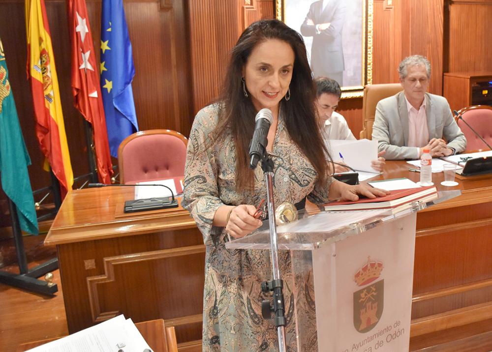  Imagen Milagros Martínez Bravo toma posesión de su cargo como nueva concejala de la Corporación municipal