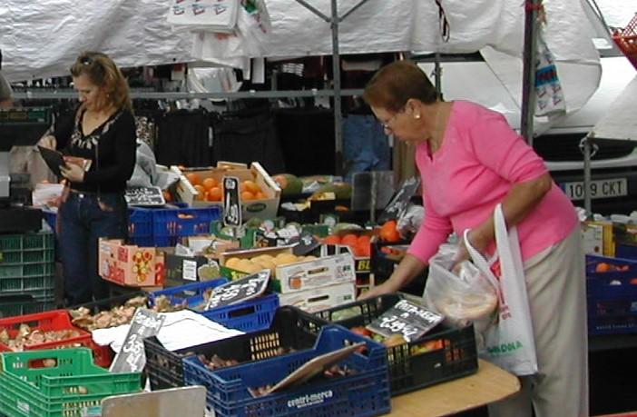  Imagen Medidas contra el coronavirus: Se suspende el mercadillo que se celebra los lunes y el mercado de coches clásicos