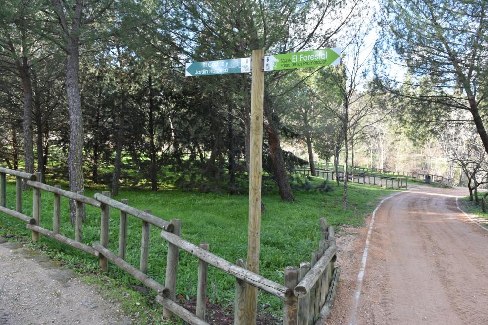  Imagen El Ayuntamiento instala señalización de las rutas y sendas turisticas