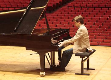  Imagen El prestigioso pianista, Mario Prisuelos, nombrado Hijo Predilecto de Villaviciosa de Odón