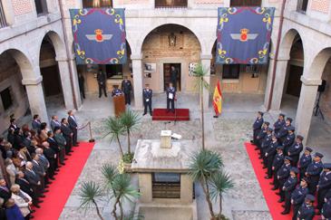  Imagen Relevo militar al frente del Archivo Histórico del Ejército del Aire, cuya sede es El Castillo de Villaviciosa