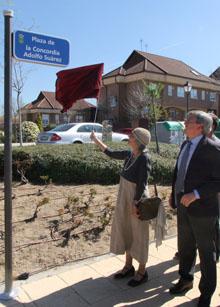  Imagen Villaviciosa rinde homenaje a Adolfo Suárez uniendo su nombre al de la Plaza de la Concordia del municipio