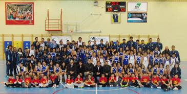  Imagen La Jornada Solidaria organizada por la Agrupación de Baloncesto recauda 380 kilos de alimentos