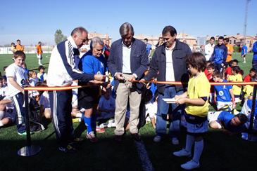  Imagen Villaviciosa estrena el nuevo campo de fútbol de hierba artificial Félix Díaz Hernández