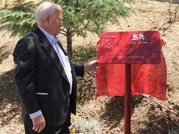  Imagen Un emocionado y agradecido Eusebio Martín inauguró el paseo peatonal que lleva su nombre