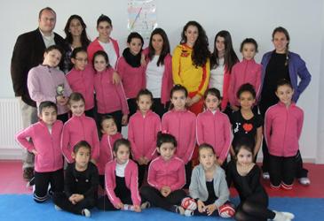 Loreto Achaerandio relató sus experiencias olímpicas y deportivas a nuestras jóvenes gimnastas