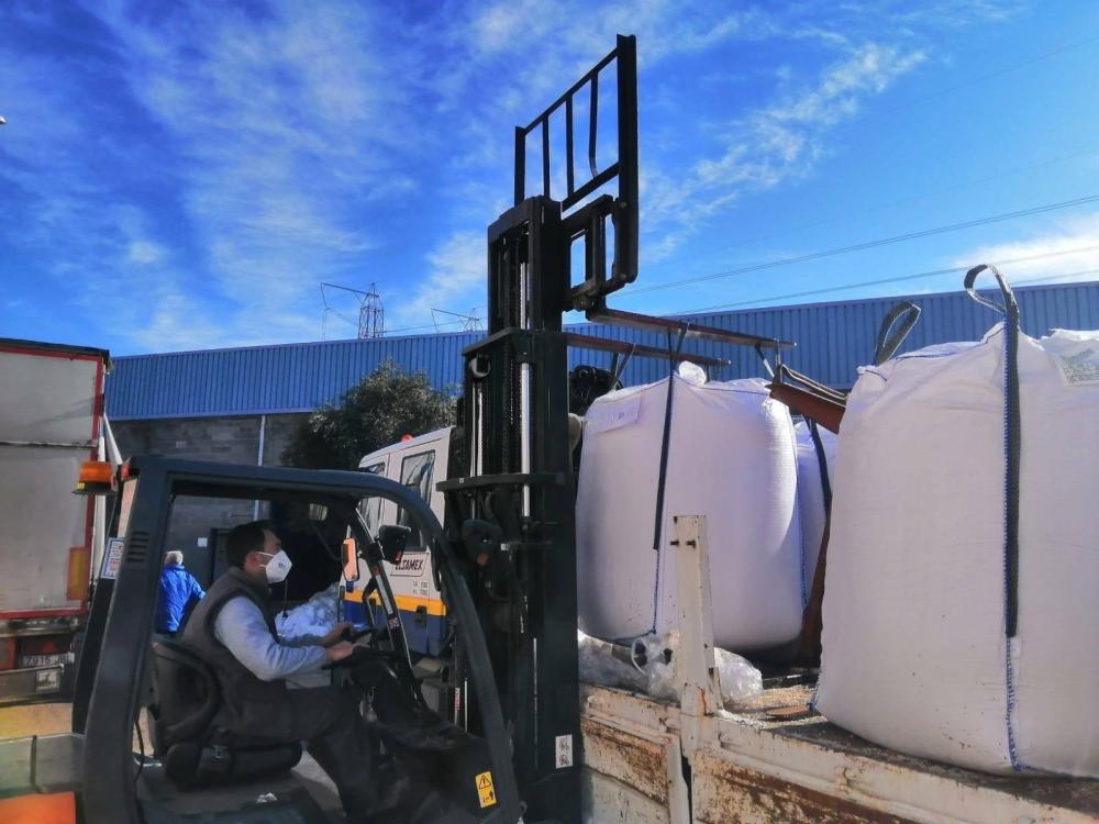  Imagen Villaviciosa recupera la normalidad poco a poco y recibe 50 toneladas más de sal