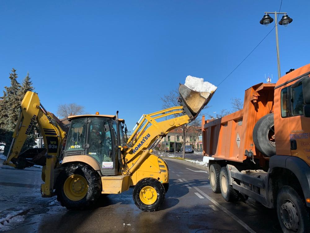  Imagen Se aceleran los trabajos de retirada de nieve ante la llegada de las lluvias y el viento
