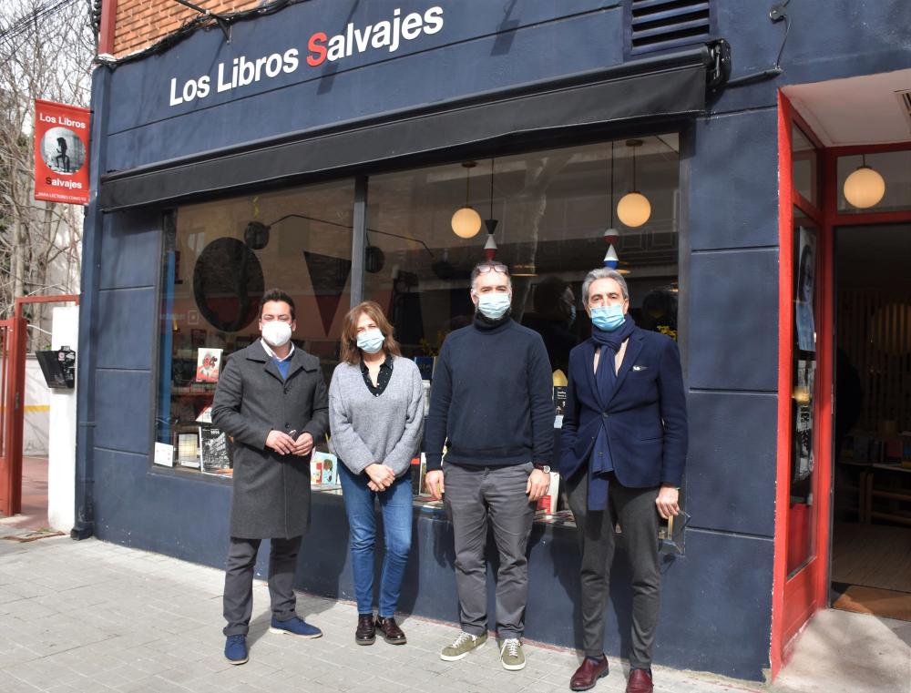  Imagen El alcalde felicita a la librería “Los libros salvajes” reconocida entre las más bonitas del mundo por la revista Vogue