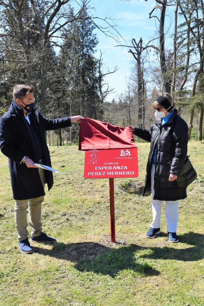  Imagen Homenaje a Esperanza Pérez Herrero, impulsora de la introducción de olmos resistentes a la grafiosis en El Forestal
