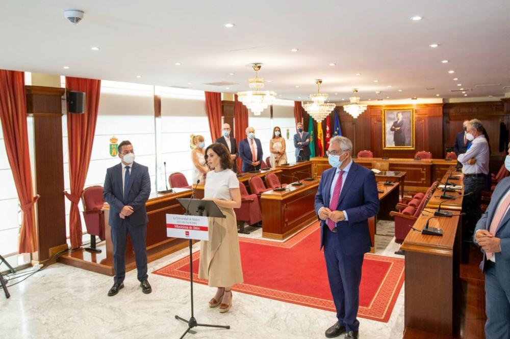  Imagen La presidenta regional, Isabel Díaz Ayuso, anuncia la construcción del nuevo Centro de Salud en su visita a Villaviciosa de Odón