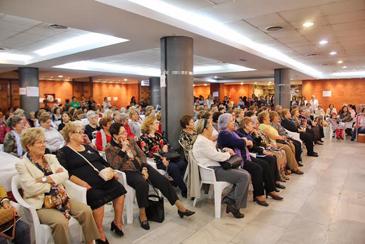 PUBLICO DÍA DE LA JUNTA.jpg