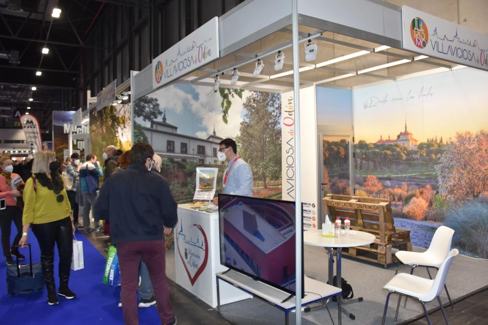  Imagen Villaviciosa de Odón recibe en su stand de Fitur a miles de visitantes que han conocido la historia y atractivos turísticos de la localidad