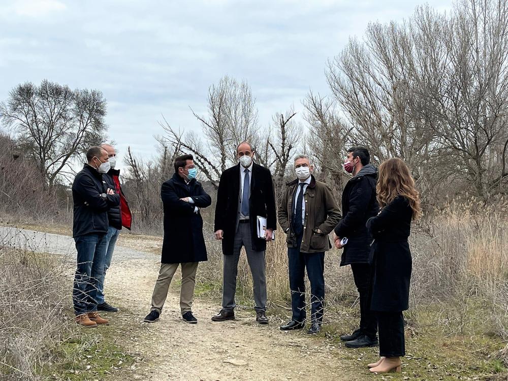  Imagen Villaviciosa de Odón y Sevilla la Nueva solicitan a la Comunidad de Madrid la construcción de una pasarela peatonal sobre el río Guadarrama