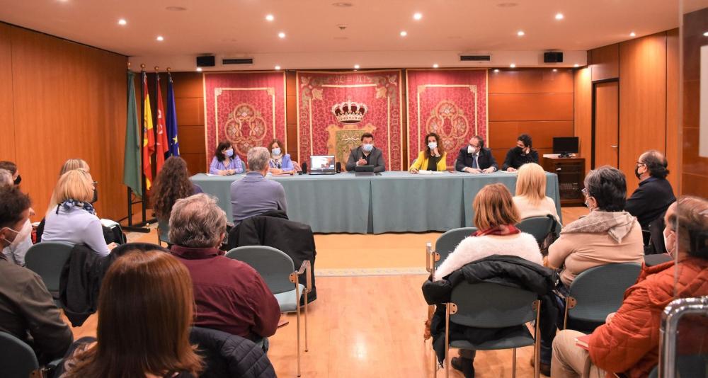  Imagen El Ayuntamiento de Villaviciosa de Odón reúne a la “Mesa por Ucrania” para establecer el protocolo dirigido a los vecinos que quieran acoger a refugiados ucranianos