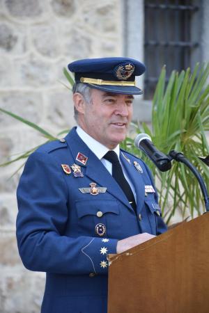 Entrega de Cruz del Mérito Aeronáutico