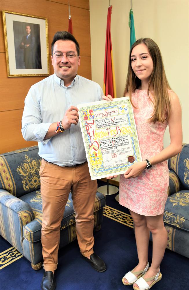  Imagen Nuestra vecina, Yolanda del Pino Bazaco, logra el premio Optimus 2022 por la Universidad Francisco de Vitoria