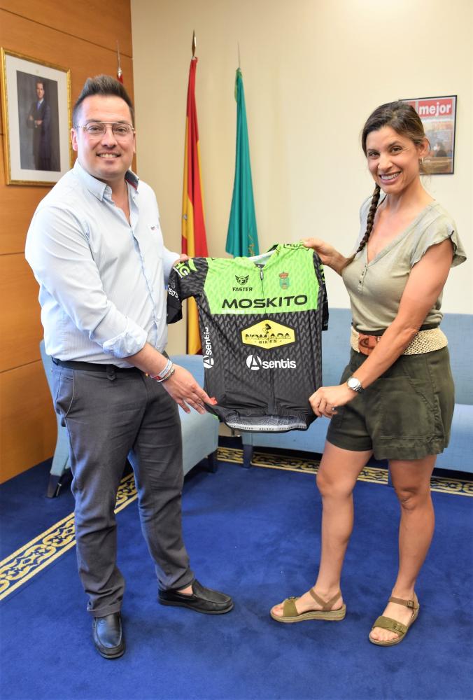Nuestra vecina, la campeona del Mundo de Mountain Bike, Sandra Pastor, será la homenajeada en la marcha organizada por el club Moskito Bikers
