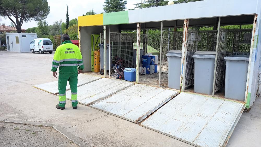  Imagen El Punto Limpio de El Bosque amplía los días de apertura