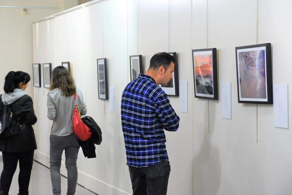  Imagen El Coliseo de la Cultura acoge la exposición fotográfica de la Asociación L2Q2 sobre la figura del poeta Miguel Hernández