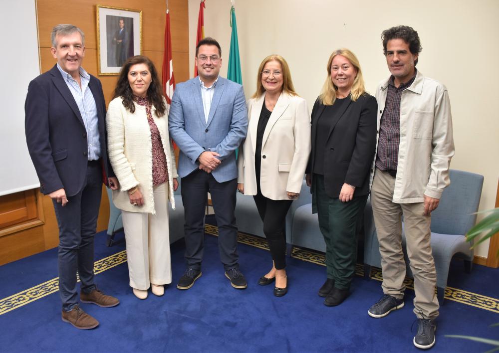  Imagen El alcalde recibe a los presidentes de las cuatro hermandades nombrados este año