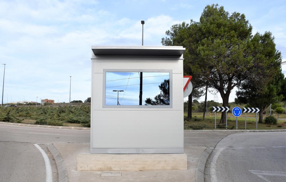 Instalada en la calle Ebro la tercera caseta de seguridad en la Urbanización El Bosque