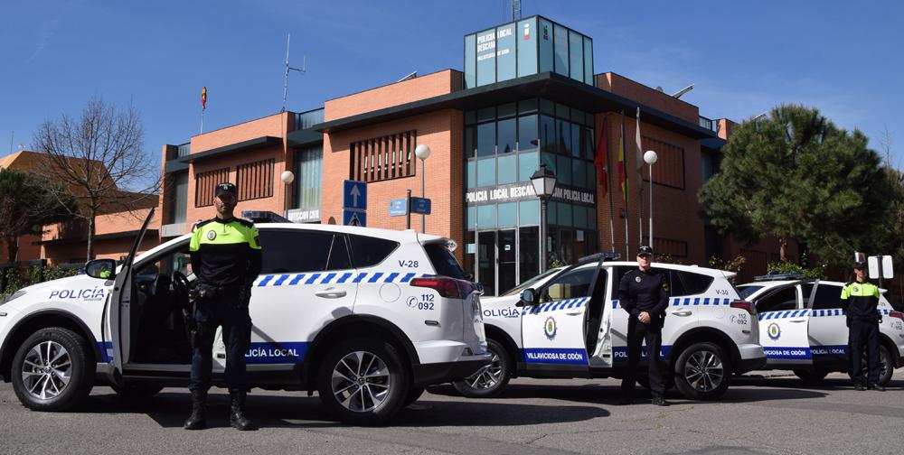 Imagen El Ayuntamiento adquiere tres vehículos híbridos destinados a la Policía Local con los que completa su parque móvil