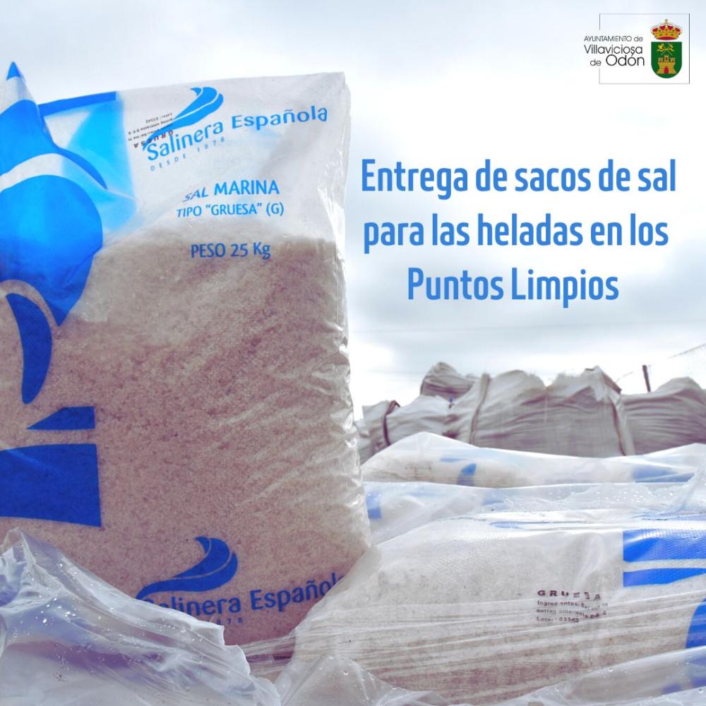  Imagen El Ayuntamiento entrega sacos de sal a los vecinos ante las heladas que dificultan la salida de los domicilios