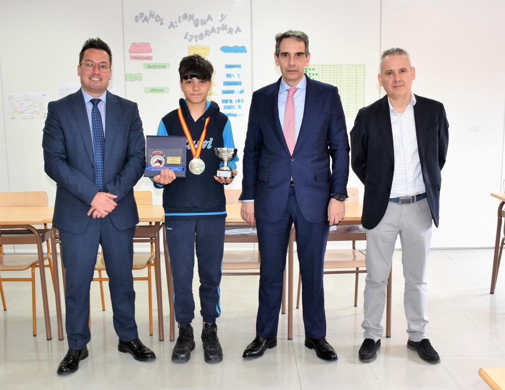  Imagen Nuestro vecino, Alonso Revilla, a sus 15 años es una promesa de la hípica logrando el campeonato de España y de Madrid