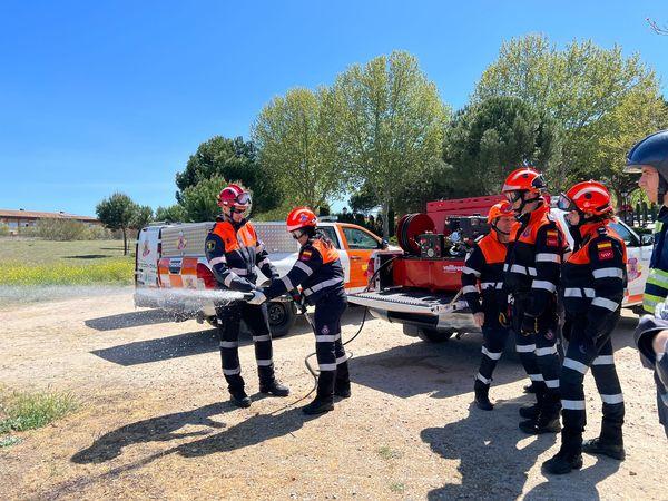  Imagen El Ayuntamiento de Villaviciosa de Odón dota a la Agrupación de voluntarios de Protección Civil de una bomba de alta presión para extinción de incendios