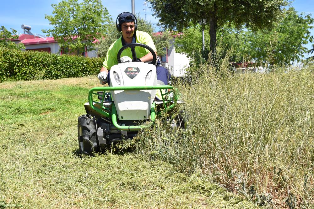  Imagen El Ayuntamiento inicia la campaña de desbroce en los parques y zonas públicas del municipio