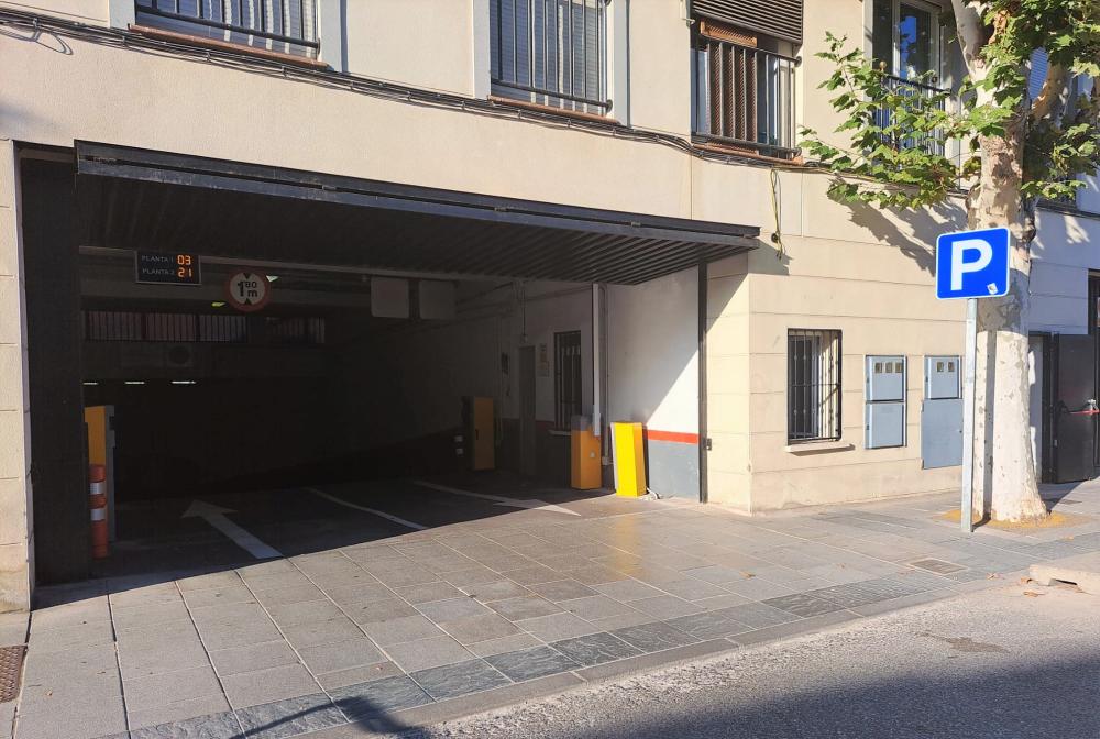  Imagen El ascensor del aparcamiento municipal de la calle Nueva no presta servicio debido a que la comunidad de propietarios debe realizar una serie de actuaciones previas