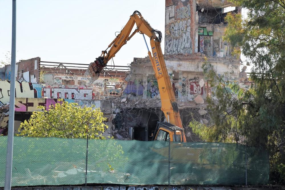  Imagen Comienzan los trabajos de demolición del edificio del antiguo matadero