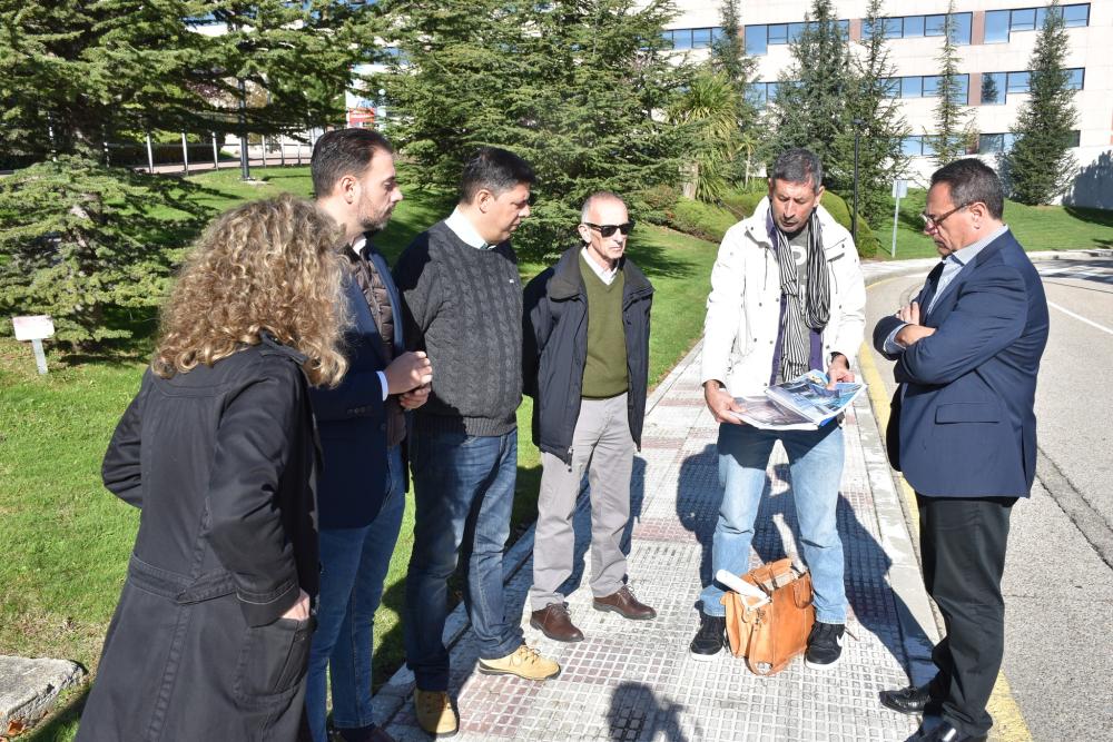  Imagen El Ayuntamiento consigue que el Consorcio instale una parada de las líneas 510A y 532 en el campus de la Universidad Europea para descongestionar la línea 518