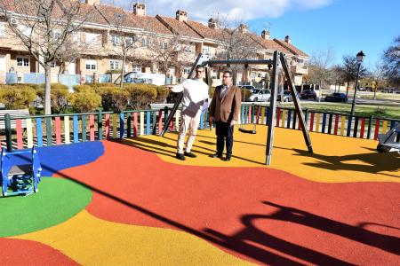 El Ayuntamiento prosigue con el proyecto de reparación, mejora y mantenimiento de las áreas infantiles del municipio
