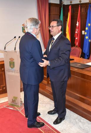 Enrique de Porres Hijo Adoptivo