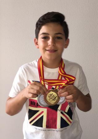  Imagen Nuestro vecino y joven atleta, Alejandro Navas López, logra tres medallas en el Campeonato de España FEDDI 2017