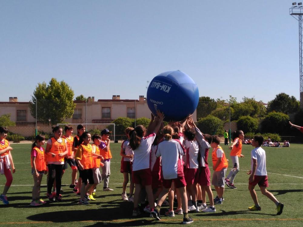  Imagen La totalidad de los centros educativos de Villaviciosa participan en la décima edición de las Jornadas Deportivas Escolares