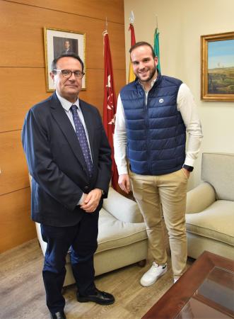  Imagen Nuestro vecino, Óscar García, recibe el primer premio de emprendimiento del Carné Joven de la Comunidad de Madrid