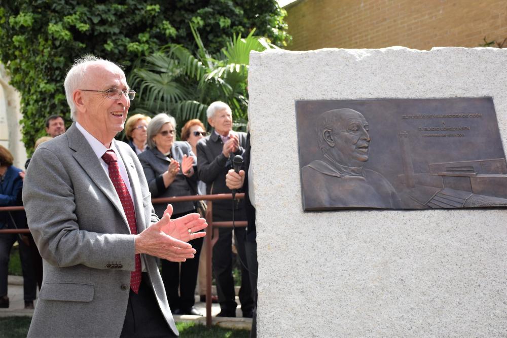  Imagen Emotivo homenaje del pueblo de Villaviciosa de Odón al que fuera párroco de la localidad Don Eladio