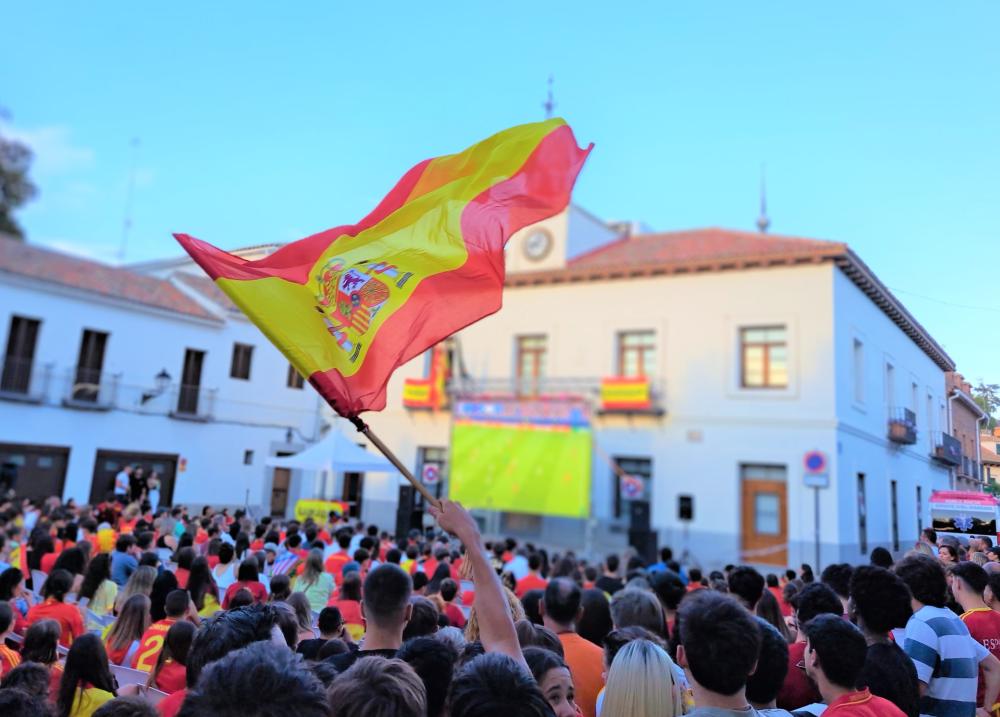 Villaviciosa de Odón vibró ante la pantalla gigante instalada por el Ayuntamiento para presenciar la final de la Eurocopa