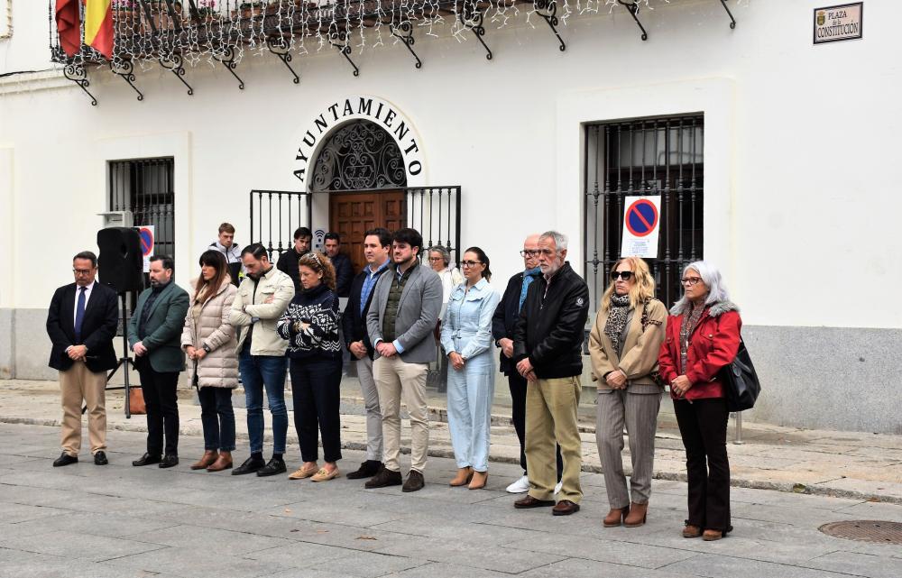  Imagen Emocionante minuto de silencio en memoria de los fallecidos por la DANA