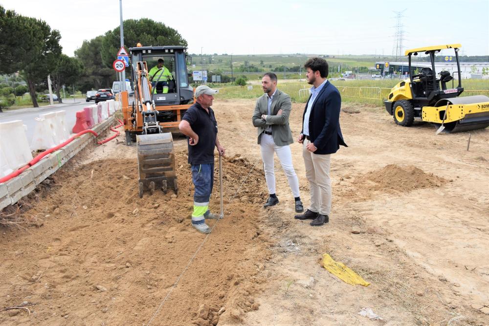 Iniciadas las obras de construcción de una dársena de autobuses en la calle Ebro para dar servicio a los vecinos del Monte de la Villa