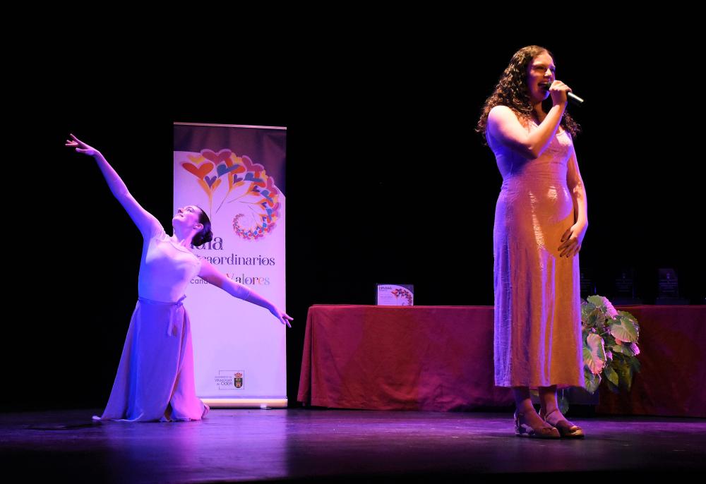  Imagen El Ayuntamiento organiza la primera edición de la Gala Extraordinarios en la que se premia a los escolares de Villaviciosa de Odón